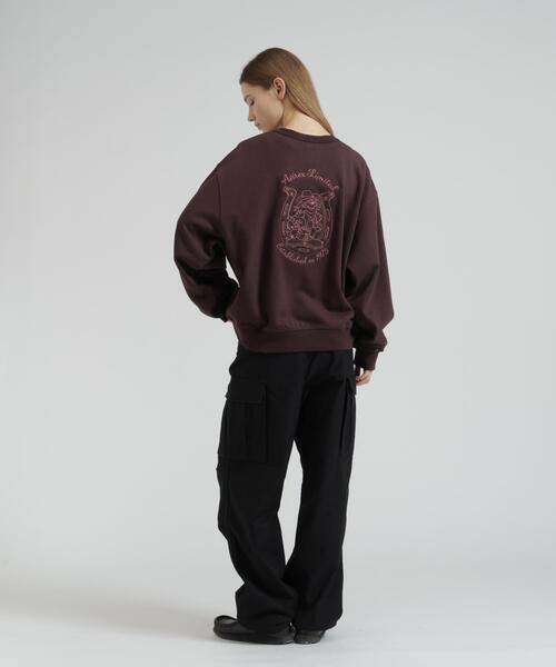 AVIREX（アヴィレックス）の「HORSESHOE TOMCAT CREW SWEAT（スウェット・レディース・ブラウン/ブラック/ベージュ・F）」の10枚目の写真
