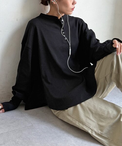 CPCM(シーピーシーエム)の「【WEB限定】ヘンリーネックフレアプルオーバー(Tシャツ/カットソー・レディース・アイボリー/ブラック/グレー/ブラウン・FREE)」の3枚目の写真
