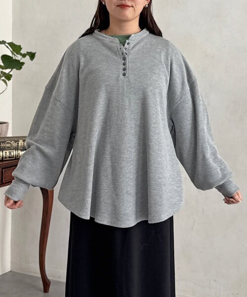 CPCM(シーピーシーエム)の「【WEB限定】ヘンリーネックフレアプルオーバー(Tシャツ/カットソー・レディース・アイボリー/ブラック/グレー/ブラウン・FREE)」の5枚目の写真
