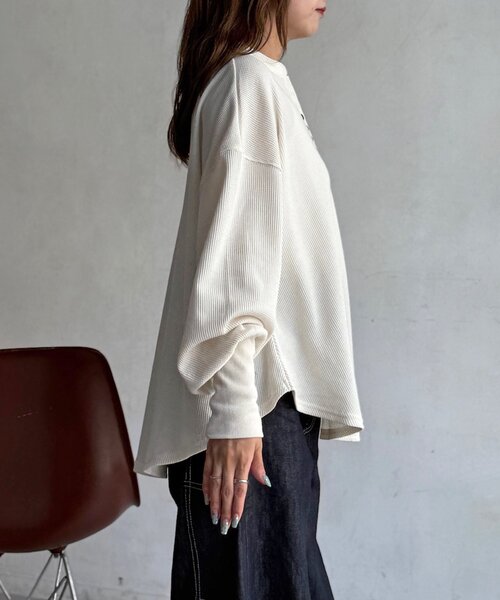 CPCM(シーピーシーエム)の「【WEB限定】ヘンリーネックフレアプルオーバー(Tシャツ/カットソー・レディース・アイボリー/ブラック/グレー/ブラウン・FREE)」の9枚目の写真
