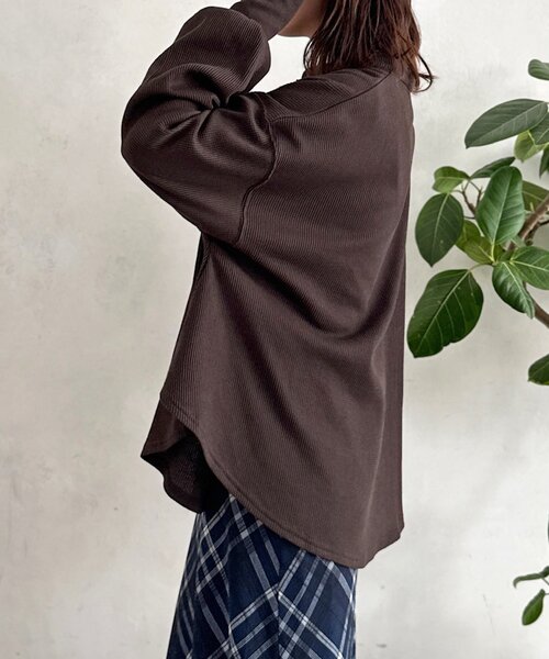 CPCM(シーピーシーエム)の「【WEB限定】ヘンリーネックフレアプルオーバー(Tシャツ/カットソー・レディース・アイボリー/ブラック/グレー/ブラウン・FREE)」の12枚目の写真