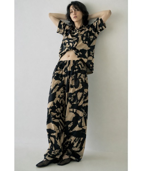 marjour(マージュール)の「ART PATTERN WIDE PANTS(その他パンツ・レディース・ブラック系/ブルー系・M)」の15枚目の写真