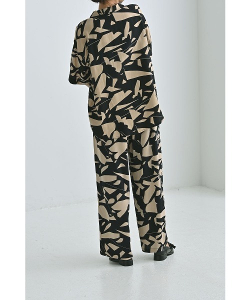 marjour(マージュール)の「ART PATTERN WIDE PANTS(その他パンツ・レディース・ブラック系/ブルー系・M)」の18枚目の写真