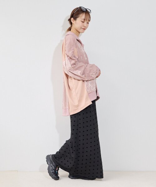 etsinta(エシンタ)の「【etsinta】ベロアトラックオーバージャケット(ブルゾン・レディース・ネイビー/ピンク・ONE SIZE)」の13枚目の写真