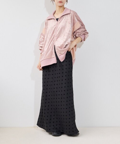 etsinta(エシンタ)の「【etsinta】ベロアトラックオーバージャケット(ブルゾン・レディース・ネイビー/ピンク・ONE SIZE)」の14枚目の写真