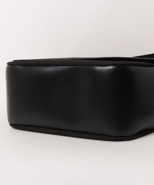 Bshop（ビショップ）の「KAPTAIN SUNSHINE | Shoulder Bag By Brady（ショルダーバッグ・レディース・ブラック/カーキ・F）」の4枚目の写真