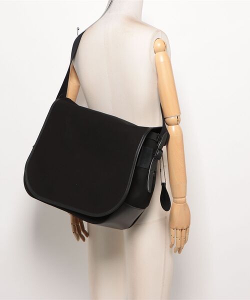 Bshop（ビショップ）の「KAPTAIN SUNSHINE | Shoulder Bag By Brady（ショルダーバッグ・レディース・ブラック/カーキ・F）」の6枚目の写真