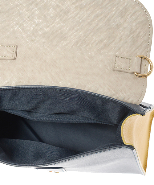 31 Sons de mode（トランテアン　ソン　ドゥ　モード）の「【andGIRL9月号掲載アイテム】カラーブロックハンドバッグ【モデル美香さん着用アイテム】（トートバッグ・レディース・オフホワイト/グレー・ﾌﾘ-）」の8枚目の写真