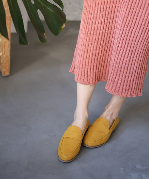 SESTO（セスト）の「スエード素材のマニッシュローファーパンプス（ローファー・レディース・ネイビー/レッド/イエロー/ブラック/ホワイト/テラコッタ・24.0cm/25.0cm/23.0cm/24.5cm/22.5cm/23.5cm）」の6枚目の写真