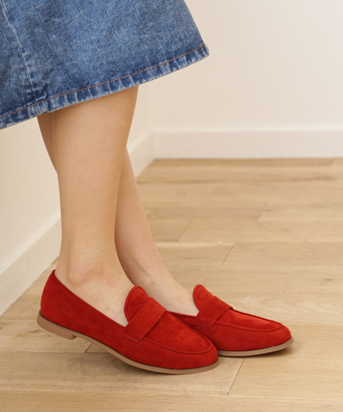 SESTO（セスト）の「スエード素材のマニッシュローファーパンプス（ローファー・レディース・ネイビー/レッド/イエロー/ブラック/ホワイト/テラコッタ・24.0cm/25.0cm/23.0cm/24.5cm/22.5cm/23.5cm）」の4枚目の写真