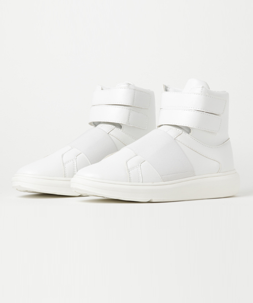 THE CASUAL(カジュアル)の「モノトーンボリュームハイカットスニーカー(スニーカー・メンズ・ホワイト/ブラック・L/M/S)」の1枚目の写真