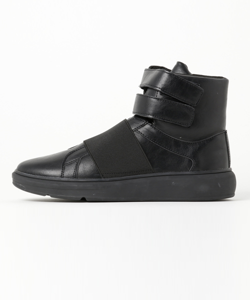 THE CASUAL(カジュアル)の「モノトーンボリュームハイカットスニーカー(スニーカー・メンズ・ホワイト/ブラック・L/M/S)」の3枚目の写真