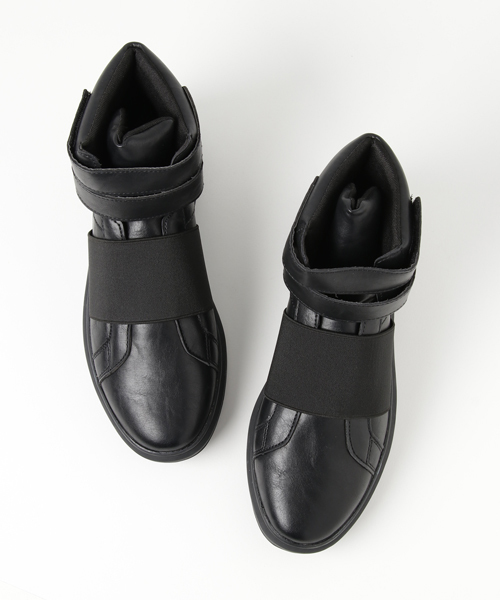 THE CASUAL(カジュアル)の「モノトーンボリュームハイカットスニーカー(スニーカー・メンズ・ホワイト/ブラック・L/M/S)」の6枚目の写真