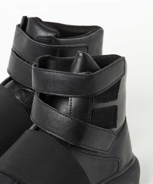 THE CASUAL(カジュアル)の「モノトーンボリュームハイカットスニーカー(スニーカー・メンズ・ホワイト/ブラック・L/M/S)」の8枚目の写真