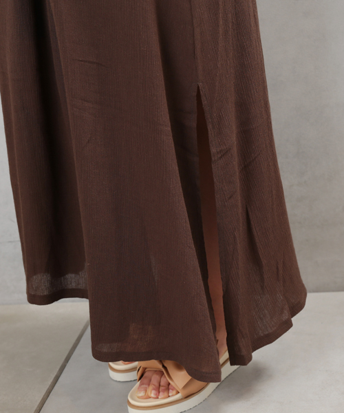 COLONY 2139（コロニートゥーワンスリーナイン）の「シャーリングロングワンピース（ワンピース・レディース・ブラック/カーキ・FREE）」の3枚目の写真