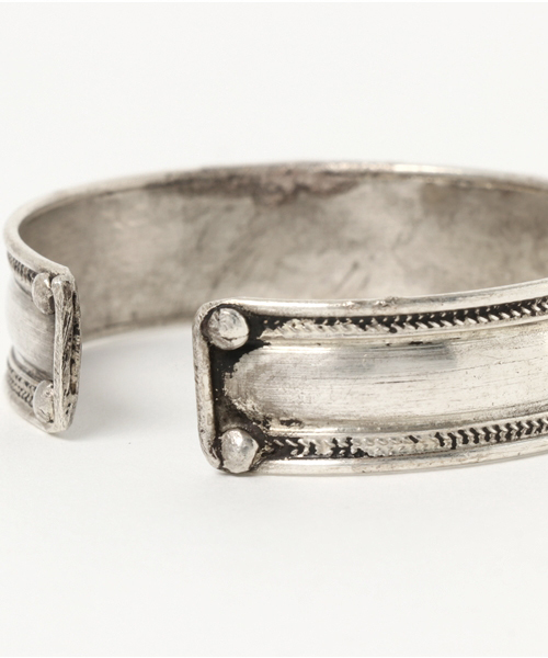 チャイハネ（チャイハネ）の「【チャイハネ】エスニック調メタルバングル（バングル/リストバンド・メンズ・ターコイズブルー/ダークブルー・FREE）」の5枚目の写真