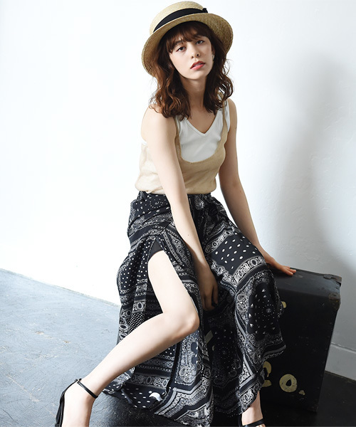 Luz Llena(ラズレナ)の「透かしニットキャミソール(キャミソール・レディース・ブラック/ベージュ・MEDIUM)」の4枚目の写真