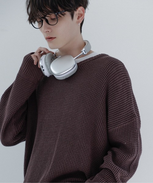 CavariA（キャバリア）の「『CavariA/キャバリア』ラーベン編みビッグシルエットクルーネック長袖ニットセーター（ニット/セーター・メンズ・ベージュ/サックスブルー/パープル/ピンク/テラコッタ/ホワイト/ブラック/グレー/ネイビー/インディゴブルー/イエロー/グリーン系その他/ブラウン/カーキ/グリーン・M/L）」の4枚目の写真