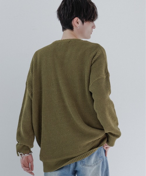 CavariA（キャバリア）の「『CavariA/キャバリア』ラーベン編みビッグシルエットクルーネック長袖ニットセーター（ニット/セーター・メンズ・ベージュ/サックスブルー/パープル/ピンク/テラコッタ/ホワイト/ブラック/グレー/ネイビー/インディゴブルー/イエロー/グリーン系その他/ブラウン/カーキ/グリーン・M/L）」の21枚目の写真