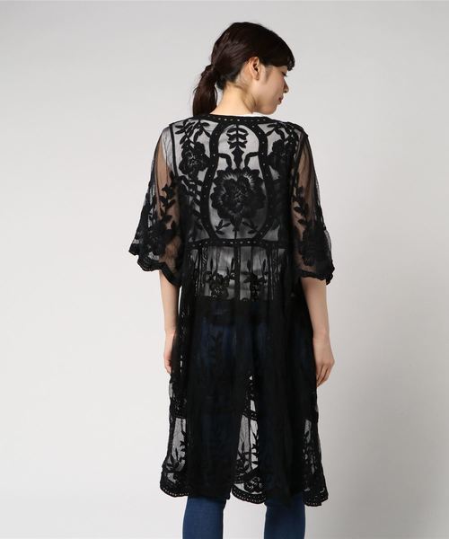 ANAP(アナップ)の「フラワー刺繍ガウンカーディガン(カーディガン/ボレロ・レディース・ブラック/ホワイト・FREE)」の5枚目の写真