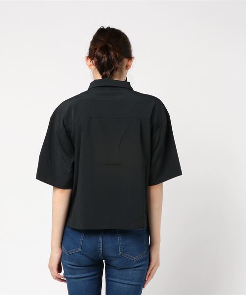 WEGO（ウィゴー）の「WEGO/オープンカラークロップドシャツ（シャツ/ブラウス・レディース・ブラック/ネイビー/ダークベージュ/ダークオレンジ/ピンク・FREE）」の7枚目の写真