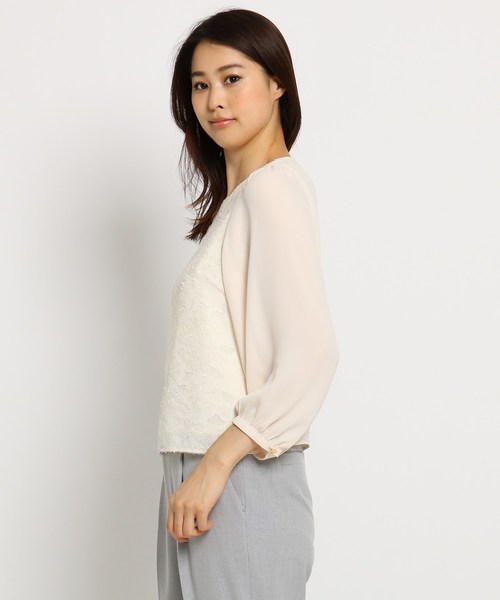 Sunauna(スーナウーナ)の「【洗える】カットジャカードフラワーブラウス(シャツ/ブラウス・レディース・ベージュ/ネイビー・38/40)」の4枚目の写真