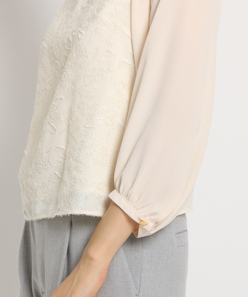 Sunauna(スーナウーナ)の「【洗える】カットジャカードフラワーブラウス(シャツ/ブラウス・レディース・ベージュ/ネイビー・38/40)」の10枚目の写真