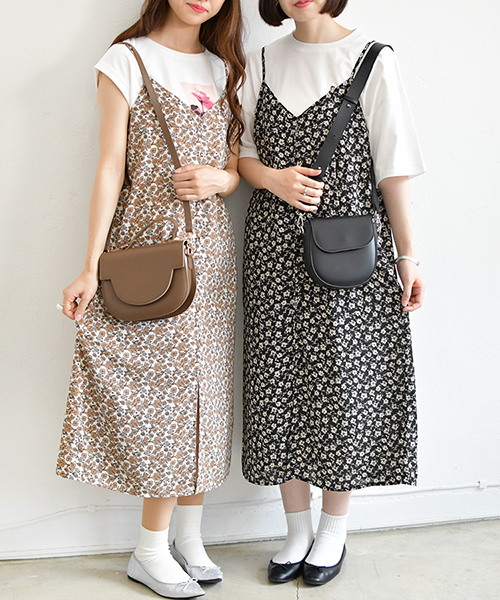 PairPair(ペアペア)の「無地&花柄アソート前釦キャミワンピース(ワンピース・レディース・ブラック/ベージュ/レッド/サックスブルー・FREE)」の6枚目の写真