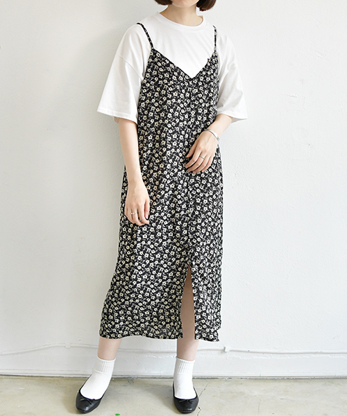 PairPair(ペアペア)の「無地&花柄アソート前釦キャミワンピース(ワンピース・レディース・ブラック/ベージュ/レッド/サックスブルー・FREE)」の12枚目の写真