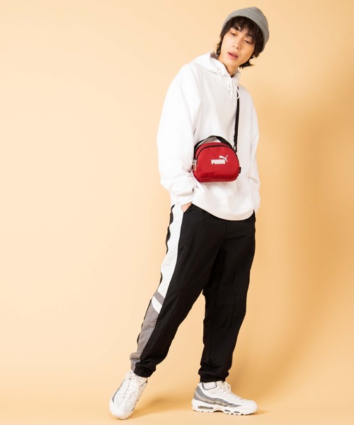 PUMA（プーマ）の「∴WEGO/PUMAラウンドショルダーバッグ（ショルダーバッグ・メンズ・ワイン/パープル/ブラック・FREE）」の4枚目の写真