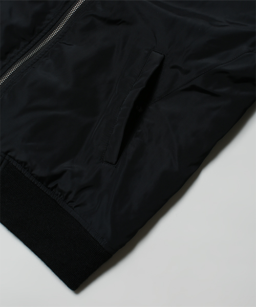 NANO universe(ナノユニバース)の「AZ別注 MA-1(ブルゾン・メンズ・ブラック/カーキ・X-LARGE/SMALL/LARGE/MEDIUM)」の12枚目の写真