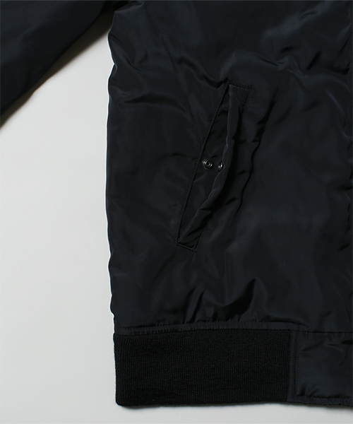 NANO universe(ナノユニバース)の「AZ別注 MA-1(ブルゾン・メンズ・ブラック/カーキ・X-LARGE/SMALL/LARGE/MEDIUM)」の13枚目の写真