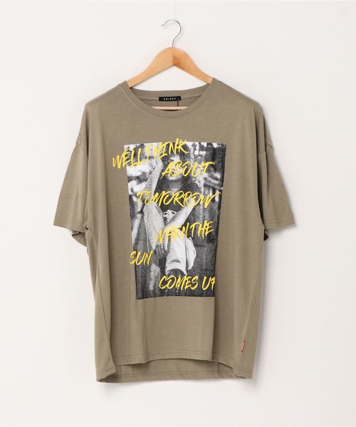 SHISKY(シスキー)の「TR天竺 ビッグシルエット プリント 半袖Tシャツ カットソー(Tシャツ/カットソー・メンズ・ブラック/ベージュ/オフホワイト・L/XL/M/2XL)」の4枚目の写真