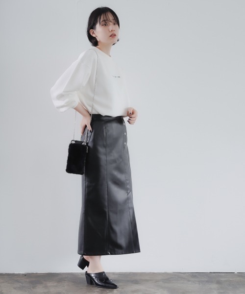 PAGEBOY（ページボーイ）の「フロントロゴウラケプルオーバー(トレーナー/スウェット)（スウェット・レディース・ブラック/ブラウン/オフホワイト・FREE）」の5枚目の写真