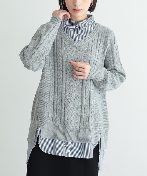 osharewalker(オシャレウォーカー)の「『シャツドッキングVネックニット』(ニット/セーター・レディース・ブラック/ベージュ/バーガンディー/杢グレー・2/1)」の12枚目の写真