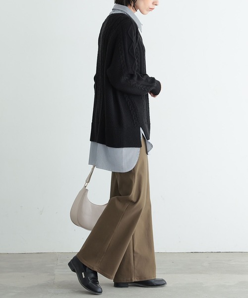 osharewalker(オシャレウォーカー)の「『シャツドッキングVネックニット』(ニット/セーター・レディース・ブラック/ベージュ/バーガンディー/杢グレー・2/1)」の8枚目の写真