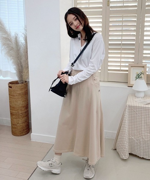 muahmuah(ムーアムーア)の「『muah muah/ムーアムーア』SIGNATURE WAPPEN FLARE SKIRT/シグネチャー ワッペン フレアスカート(スカート・レディース・ブラック/アイボリー/グレー/ベージュ・FREE)」の17枚目の写真
