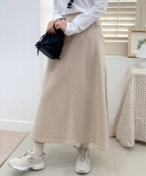 muahmuah(ムーアムーア)の「『muah muah/ムーアムーア』SIGNATURE WAPPEN FLARE SKIRT/シグネチャー ワッペン フレアスカート(スカート・レディース・ブラック/アイボリー/グレー/ベージュ・FREE)」の6枚目の写真