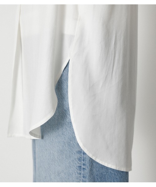 crie conforto（クリーコンフォルト）の「ノースリーブレイヤードブラウス（タンクトップ・レディース・オフホワイト・MEDIUM/LARGE/SMALL）」の9枚目の写真