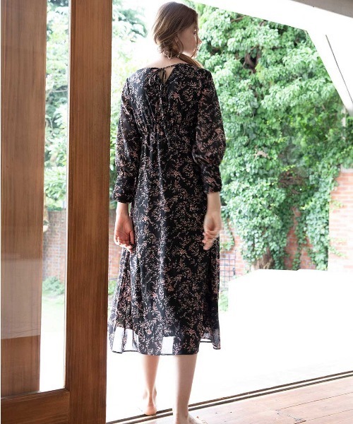 Onepiece ワンピース Nerine Mangata モンガータ のファッション
