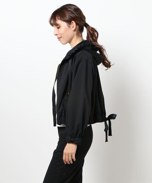 Ank Rouge（アンクルージュ）の「フリルフードブルゾン（ブルゾン・レディース・ピンク/ブラック/アイボリー・M）」の6枚目の写真