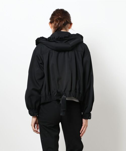 Ank Rouge（アンクルージュ）の「フリルフードブルゾン（ブルゾン・レディース・ピンク/ブラック/アイボリー・M）」の4枚目の写真