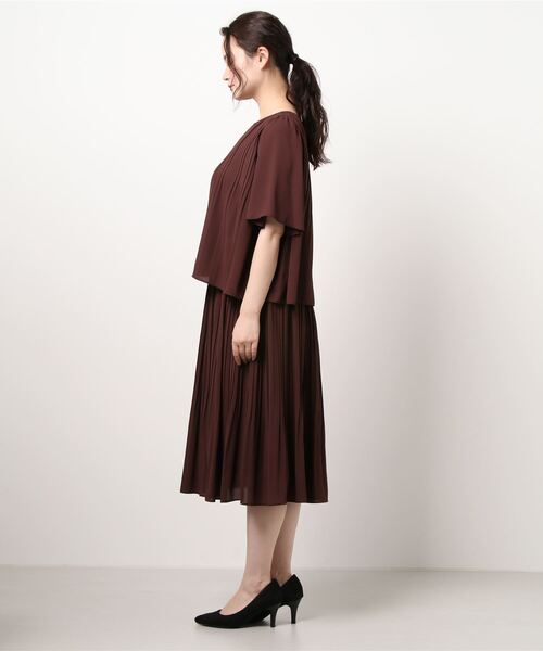 KATHARINE ROSS（キャサリンロス）の「【KATHARINE ROSS】●結婚式 ジョーゼットプリーツ セットアップドレス（ドレス・レディース・ブラウン・MEDIUM）」の3枚目の写真
