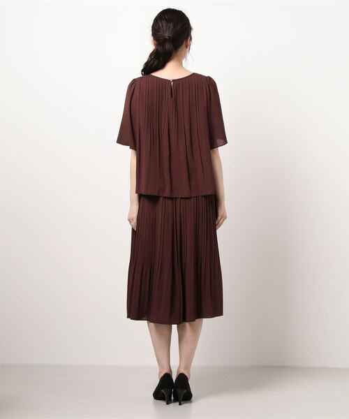 KATHARINE ROSS（キャサリンロス）の「【KATHARINE ROSS】●結婚式 ジョーゼットプリーツ セットアップドレス（ドレス・レディース・ブラウン・MEDIUM）」の2枚目の写真