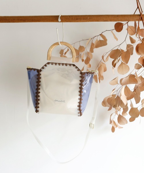 ACCOMMODE（アコモデ）の「バイカラーカガリバッグ（ショルダーバッグ・レディース・ホワイト/ライトグレー/ブラウン・FREE）」の13枚目の写真