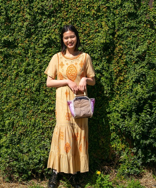 ACCOMMODE（アコモデ）の「バイカラーカガリバッグ（ショルダーバッグ・レディース・ホワイト/ライトグレー/ブラウン・FREE）」の15枚目の写真