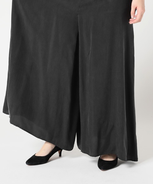 SLOBE IENA（スローブイエナ）の「フィブリルサテンキャミサロペット【手洗い可能】◆（サロペット/オーバーオール・レディース・グリーン/ブラック/ベージュ系その他・38/36）」の16枚目の写真