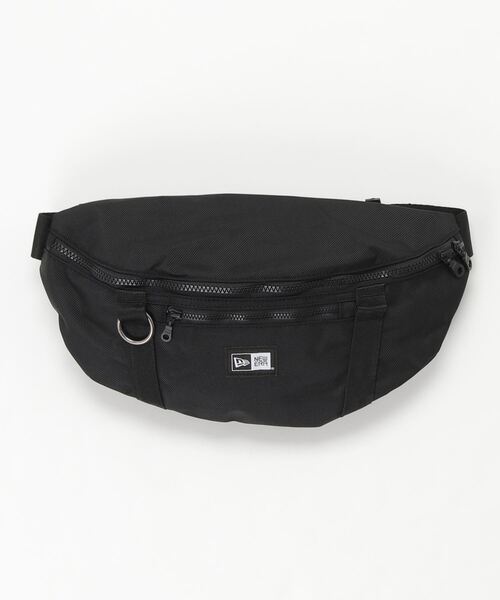 NEW ERA(ニューエラ)の「【NEW ERA/ニューエラ】ステッカーロゴ ワンポイント ボディバッグ/ 2L(ボディバッグ/ウエストポーチ・メンズ・ブラック・FREE)」の1枚目の写真