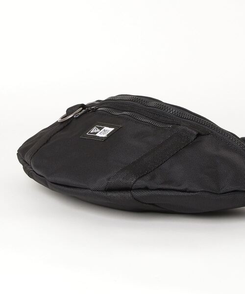 NEW ERA(ニューエラ)の「【NEW ERA/ニューエラ】ステッカーロゴ ワンポイント ボディバッグ/ 2L(ボディバッグ/ウエストポーチ・メンズ・ブラック・FREE)」の5枚目の写真