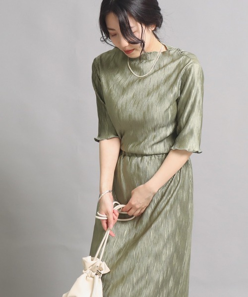 AULI（アウリィ）の「【低身長向けサイズ】ギラギラプリーツトップス（Tシャツ/カットソー・レディース・ブラック/ブルー/グリーン・XS）」の2枚目の写真